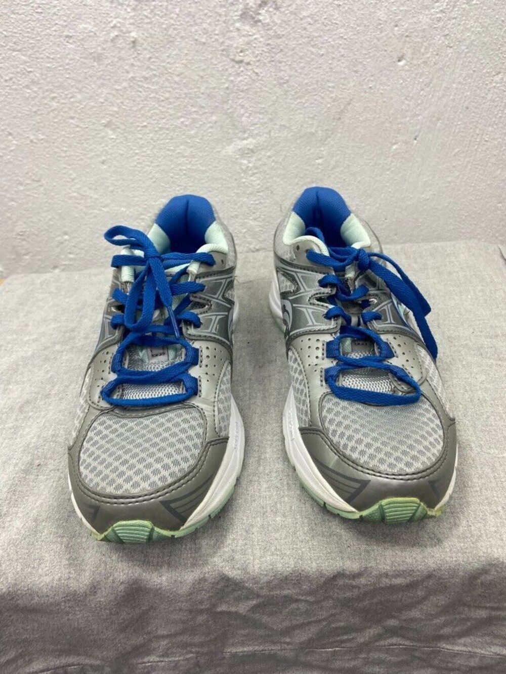SAUCONY MYSTIC WOMENS 7.5 GRAY TRAINING RUNNING SNEAKERS